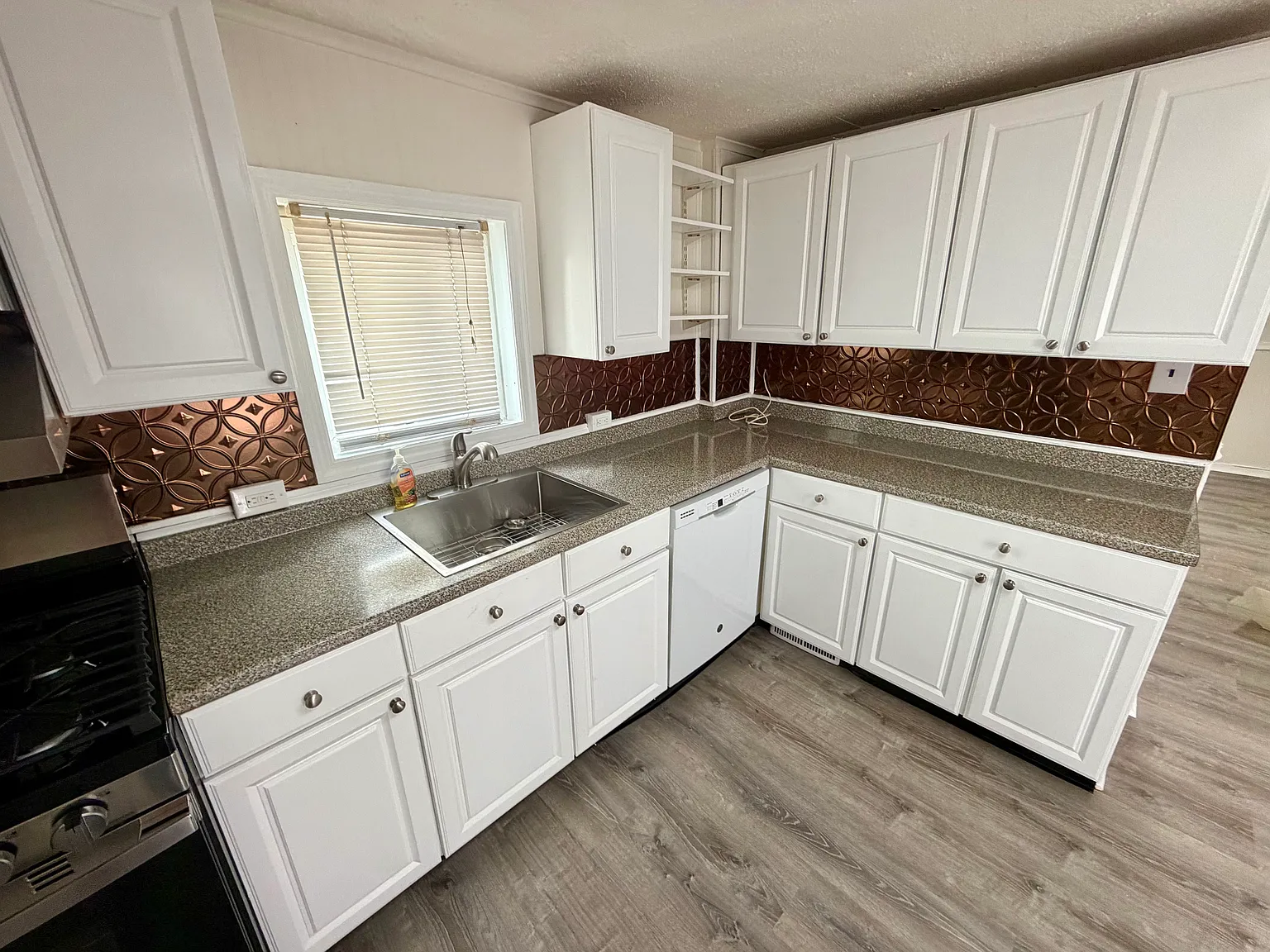 2 bed, 664 sqft, $2,300 — Photo 4