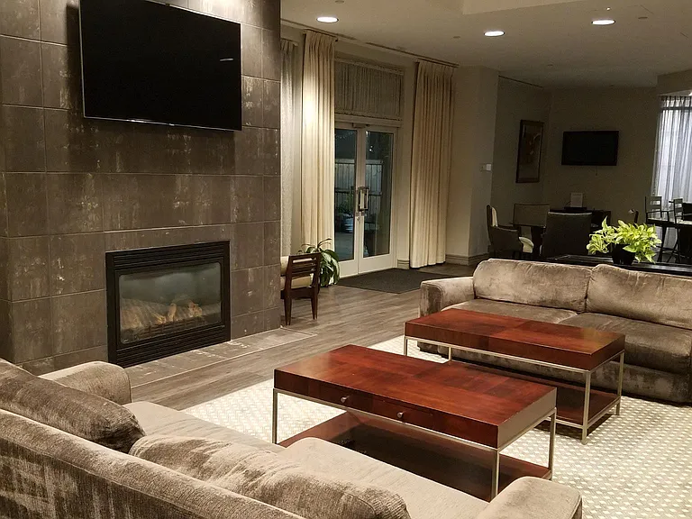 880 N Pollard St #327 — Photo 9