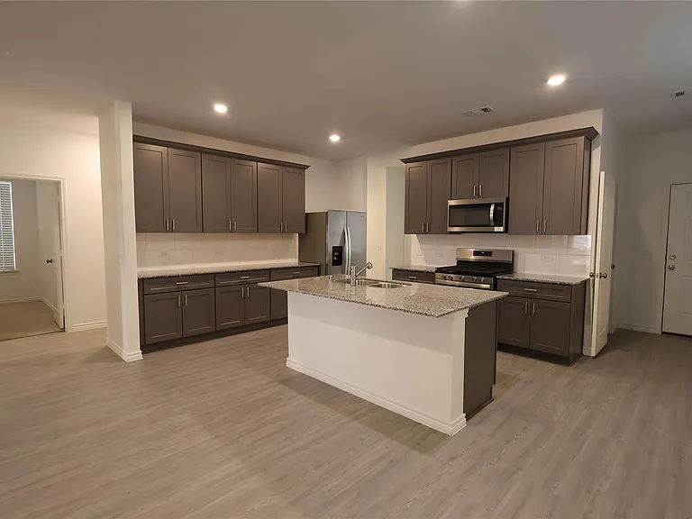 14894 Ash Landing Dr — Photo 4
