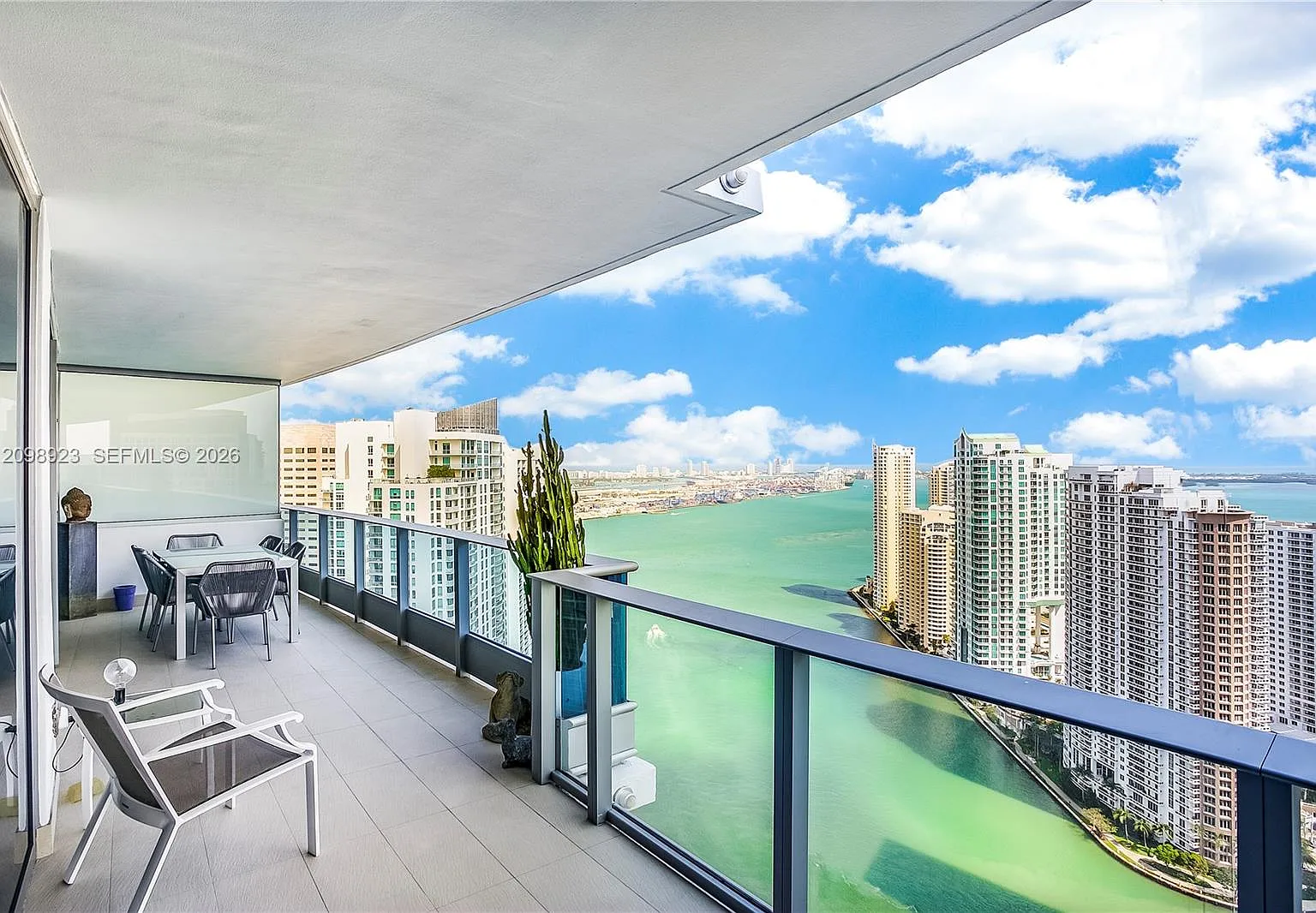Epic West Condo — Photo 3