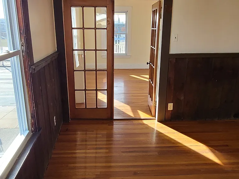 543 Broadway — Photo 4