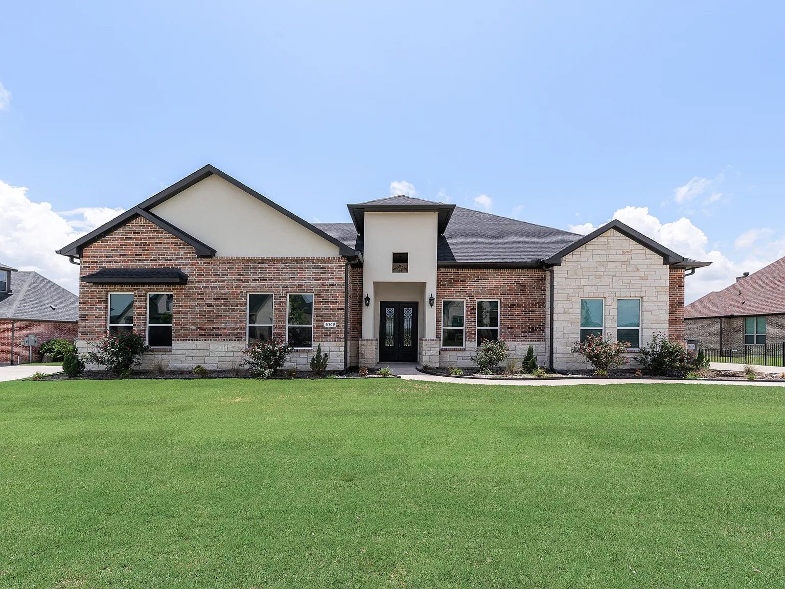4 bed, 3.5 bath, 3667 sqft, $4,600 — Photo 3