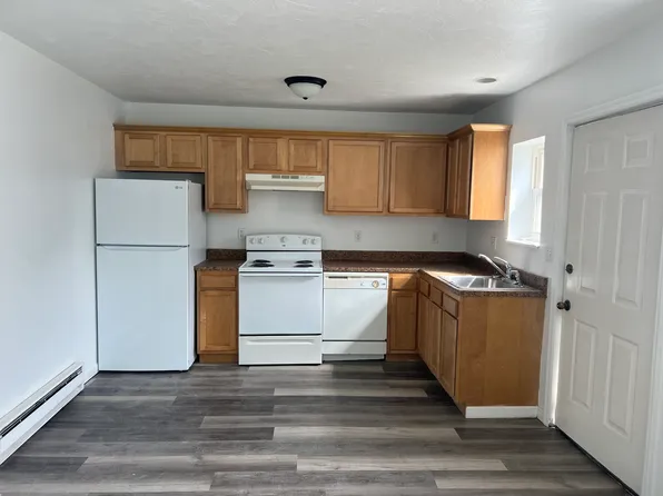 114 E 2nd Ave APT 1, Latrobe, PA 15650