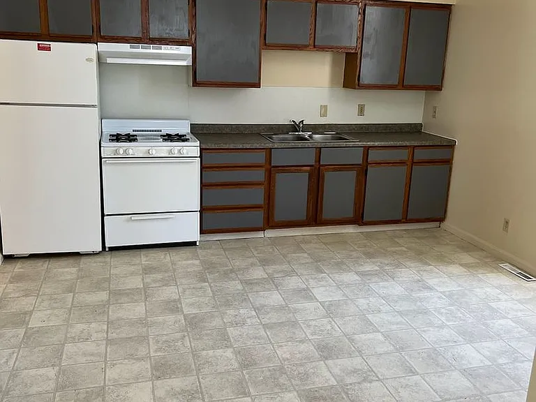 1107 Linden Ave — Photo 5