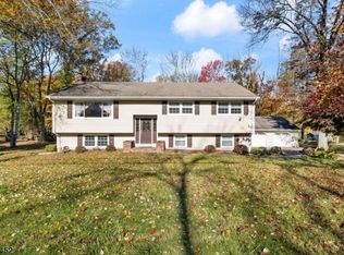 9 Elm Ave, Warren, NJ 07059