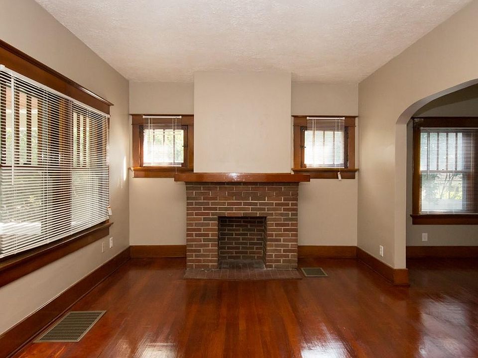 1st image of 20 W Beechwood Ave