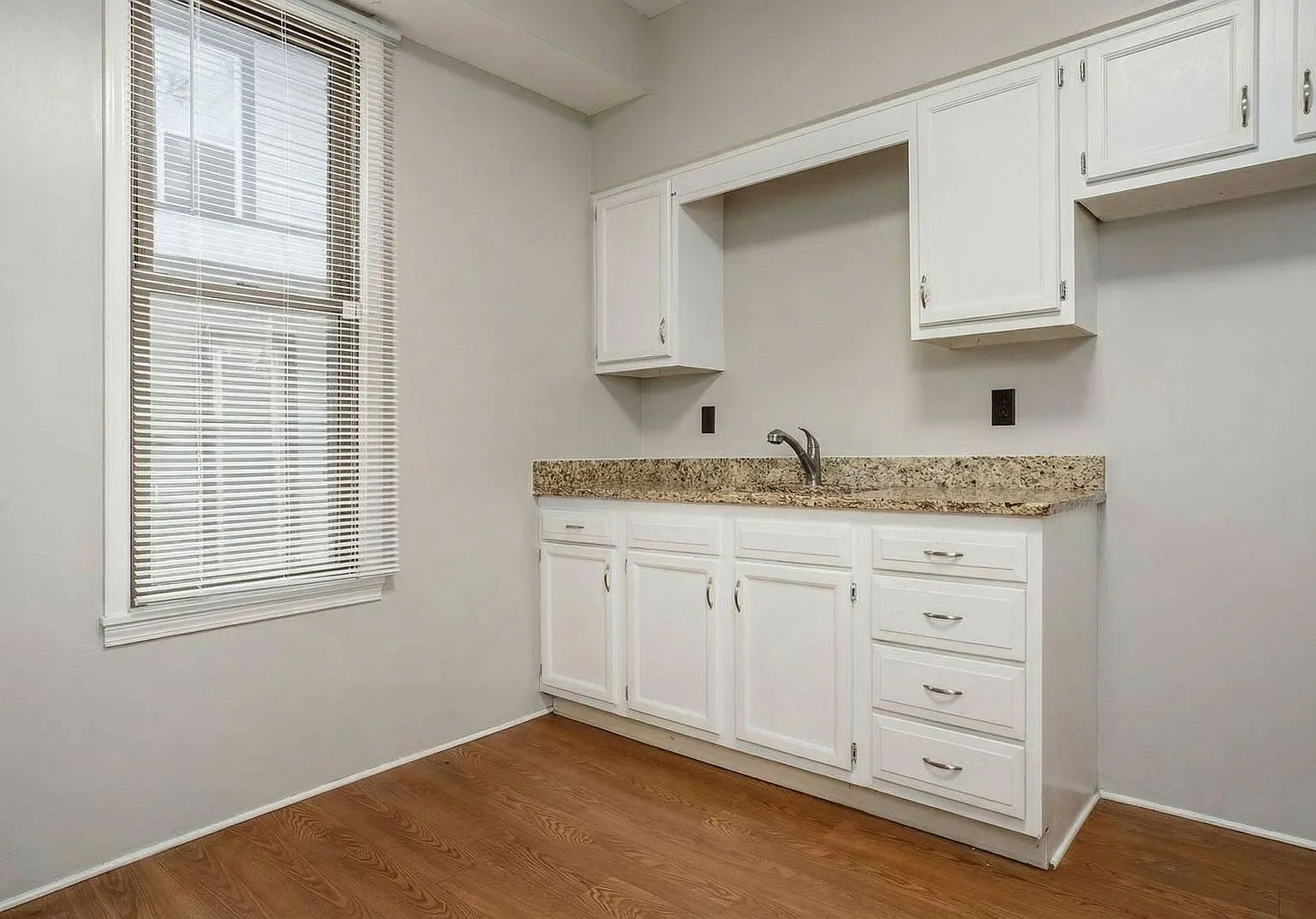 3 bed, 1.0 bath, $1,599 — Photo 4