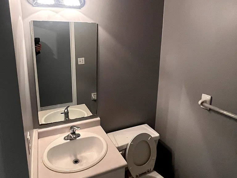 42 Toba Cres — Photo 17