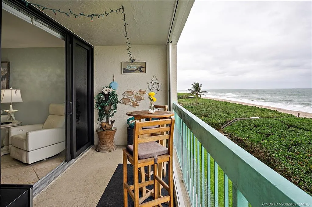 2 bed, 1023 sqft, $2,000 — Photo 4