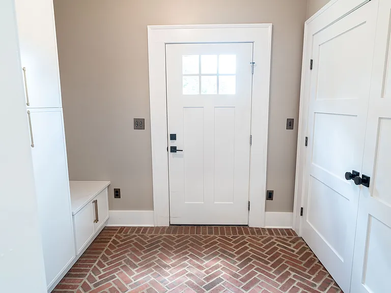 609 Salisbury St — Photo 10
