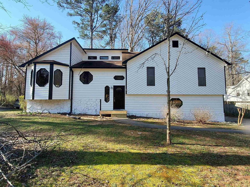 1st image of 2461 Chauncey Ln SW
