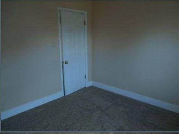 5th image of 610 Bryant Ave