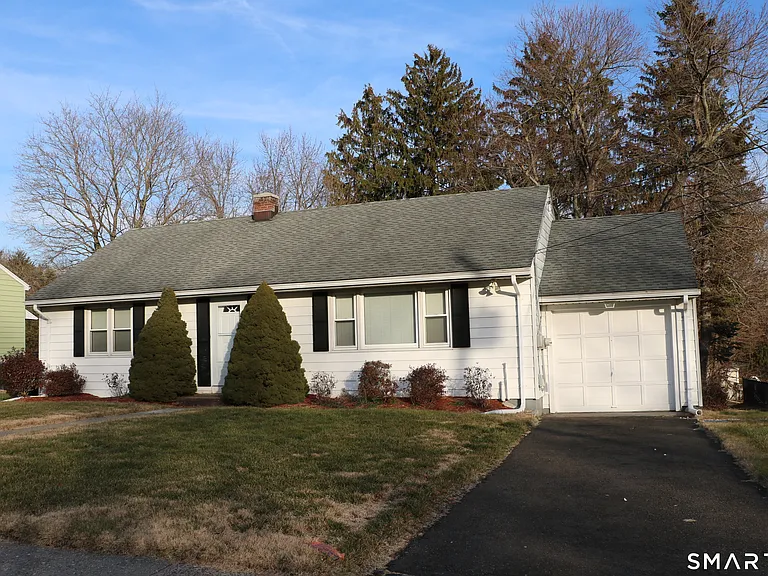 69 Rentell Rd — Photo 1