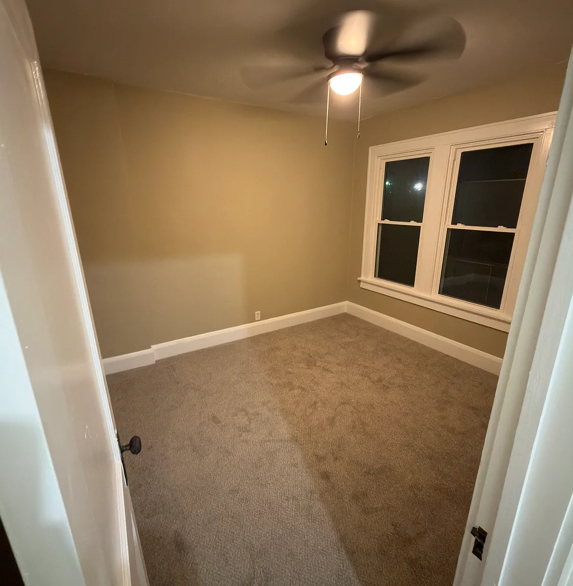 Newly Remodeled 2-Bedroom Apartment (1,050 sq ft) — Photo 3