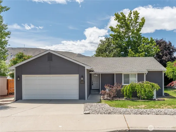 413 Julia Court, East Wenatchee, WA 98802