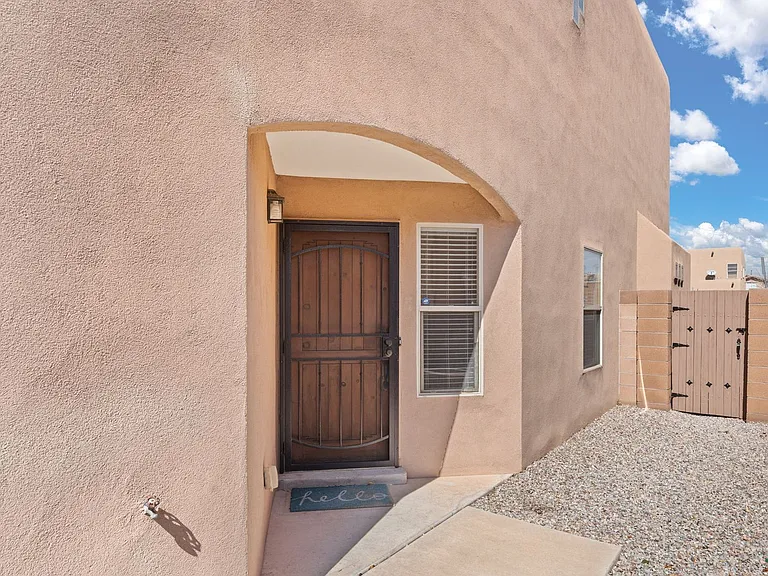 7127 Calle Alegria NE — Photo 3