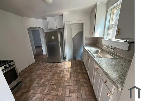 3 bed, $1,375 — Photo 3