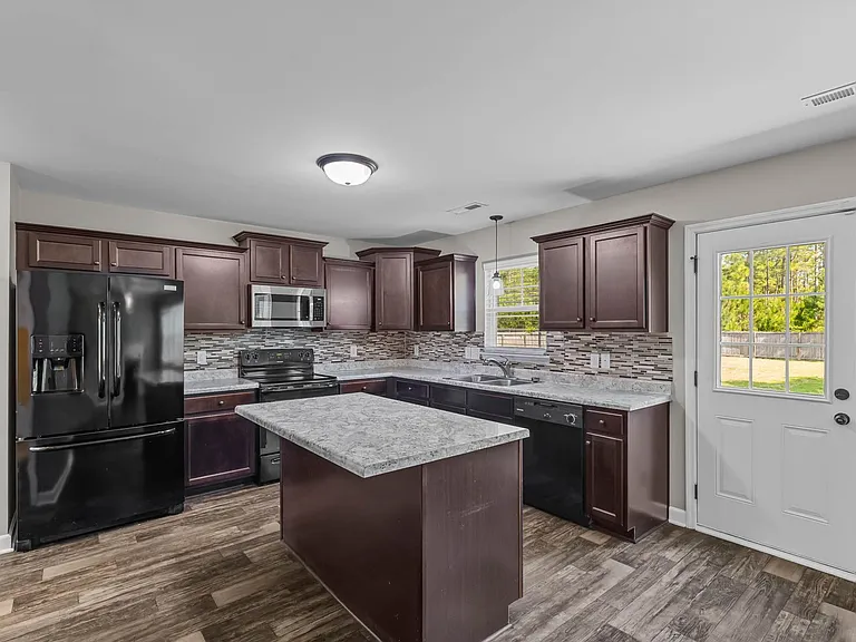719 Addor Dr — Photo 15