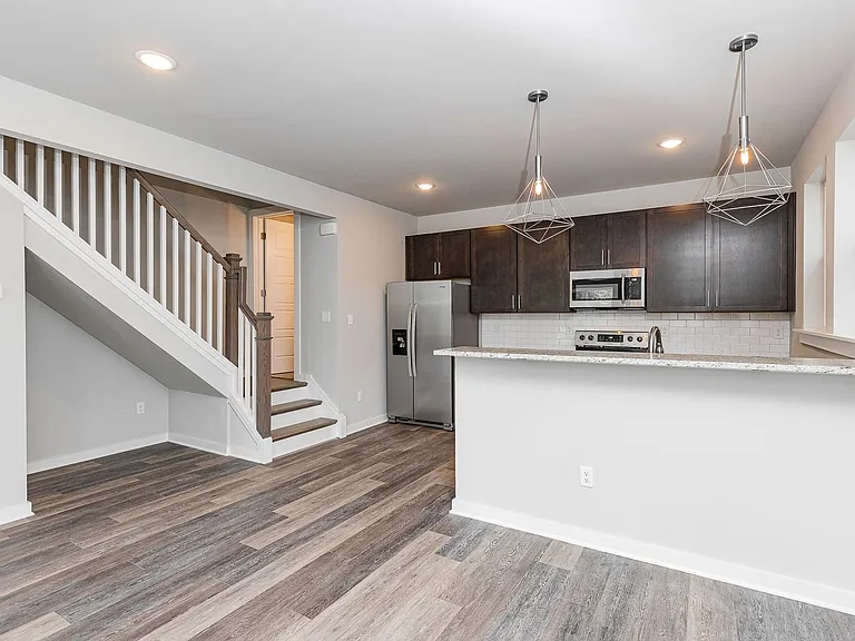 1529 Porter St #A — Photo 8