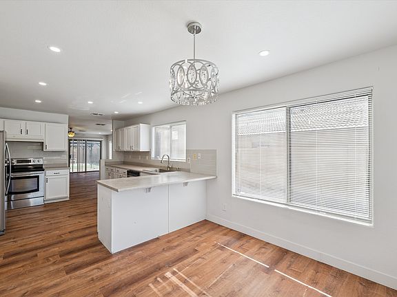 3rd image of 2233 W Alta Vista Rd