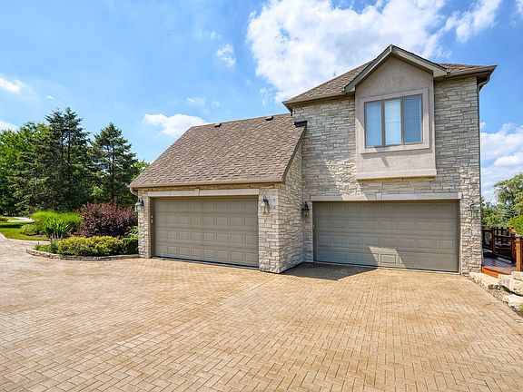5th image of 8 York Lake Ct