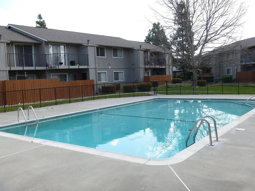 Birchwood Apartments — Photo 3
