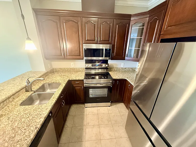 325 Hay St #306 — Photo 4