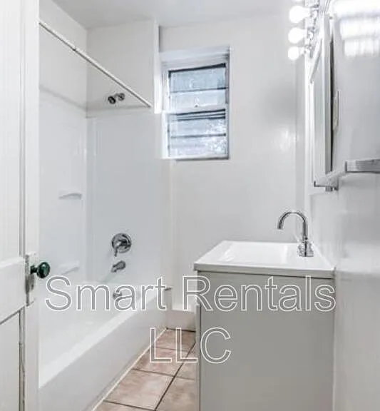 1722 Waverly Pl #B1 — Photo 8