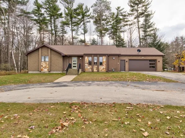 1025 University Dr, Marinette, WI 54143