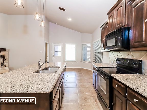 3rd image of 1249 Glen Ct