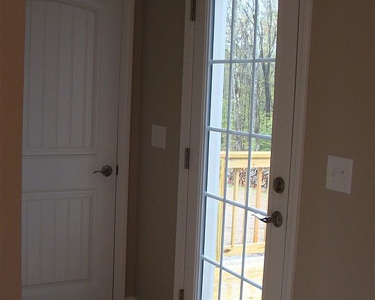 4th image of 74 W Meadow Ct