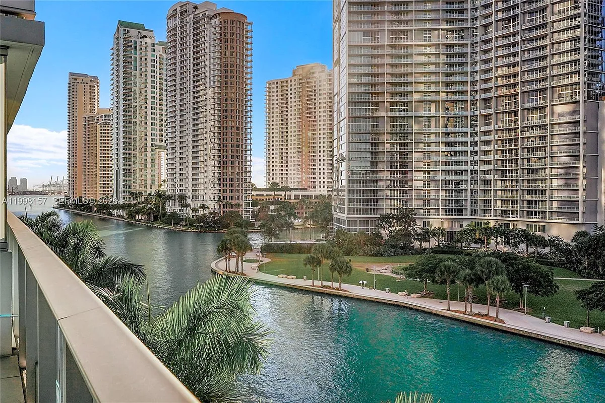 Building Photo - 200 Biscayne Boulevard Way #503
