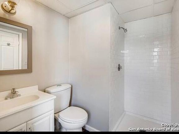 5th image of 1104 W Mulberry Ave