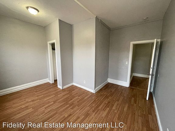 3rd image of 195 Broadway #1