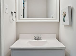 100 Rennard Ter, Philadelphia, PA 19116