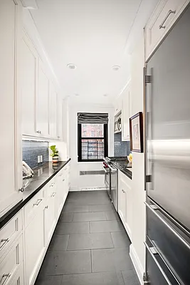 Sold by William Raveis Real Estate | media 4