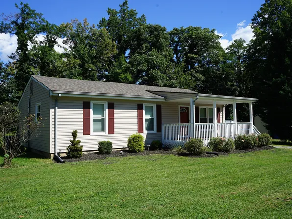 102 Ross St, Salem, VA 24153