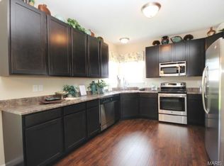 1205 Harmony Lake Dr, Cottleville, MO 63376