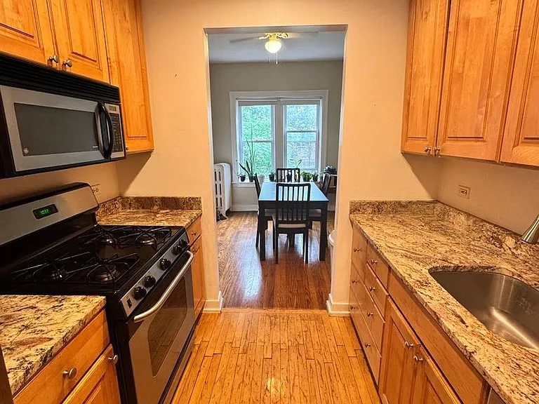 613 W Arlington Pl — Photo 10