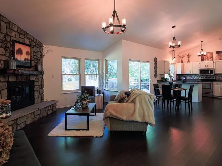 2910 Rolling Wood Loop — Photo 4