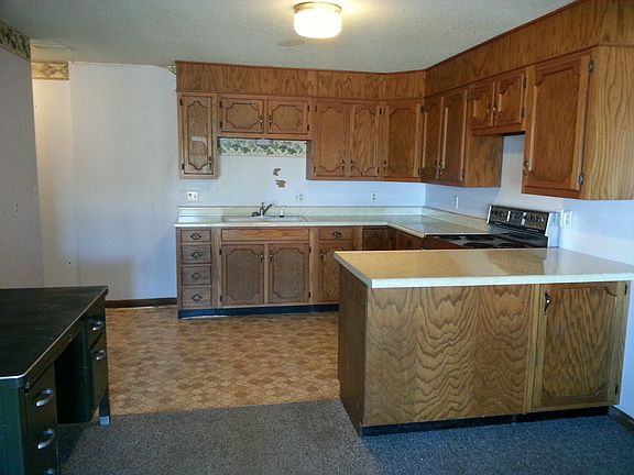 Downstairs second Kitchen 