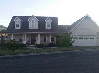 1055 Ridge Crest Dr, Wenatchee, WA 98801