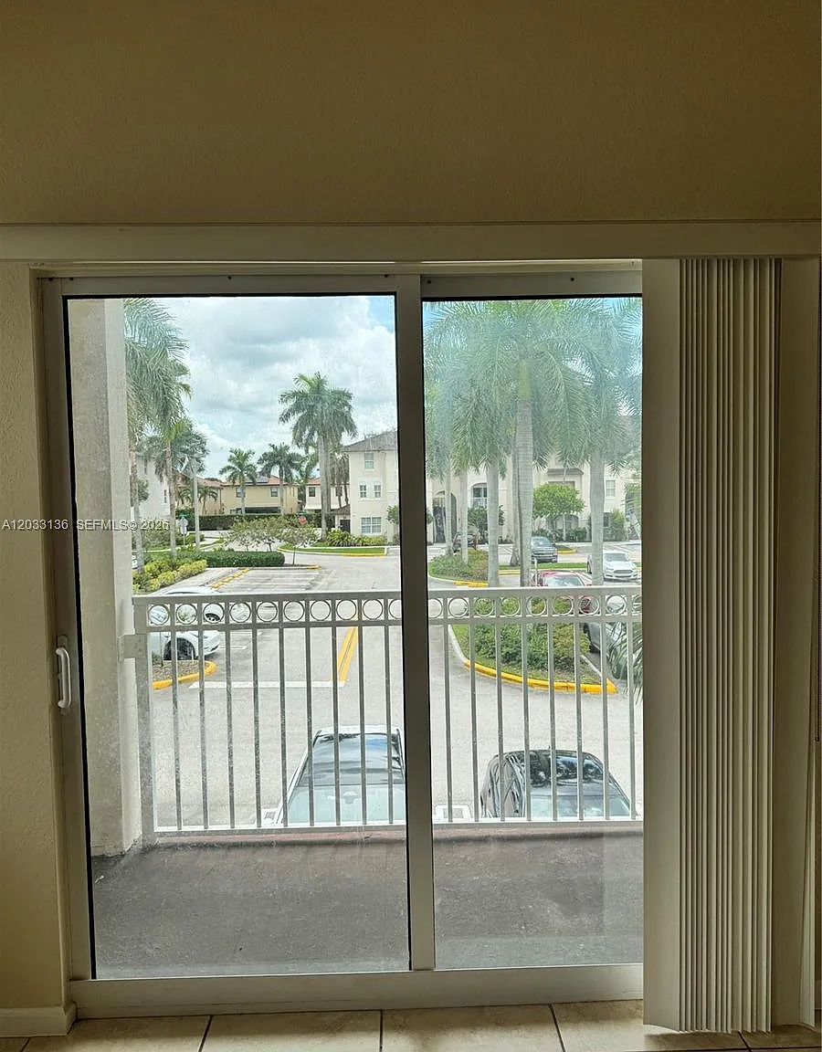 St Moritz At Doral Condo — Photo 2
