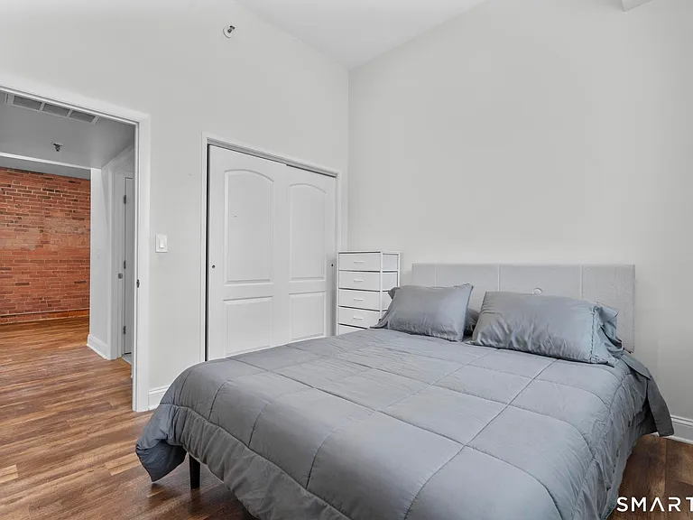 196 Crown St #209 — Photo 21