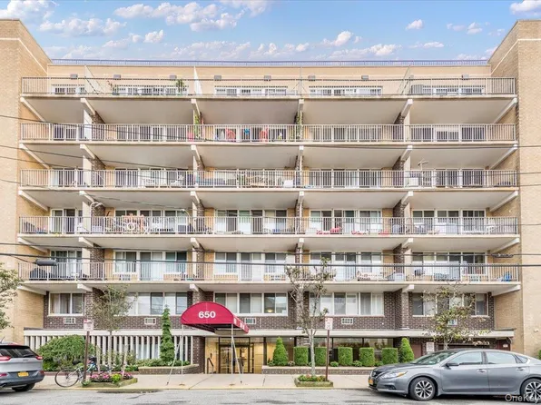 650 Shore Road #5P, Long Beach, NY 11561
