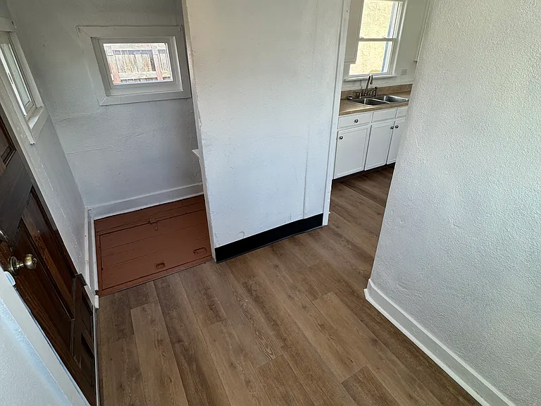 219 Nelson Ave — Photo 16