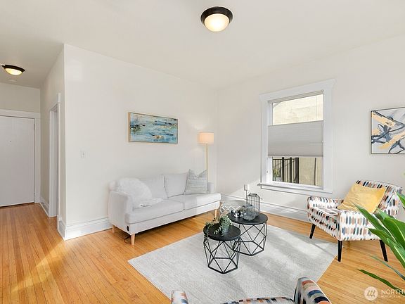 4th image of 901 NE 43rd Street #306