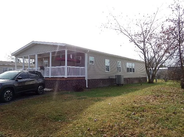 10448 Twin Ponds Dr, Windsor, VA 23487