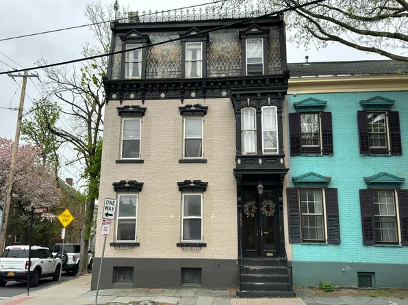 101 Front St, Schenectady, NY 12305