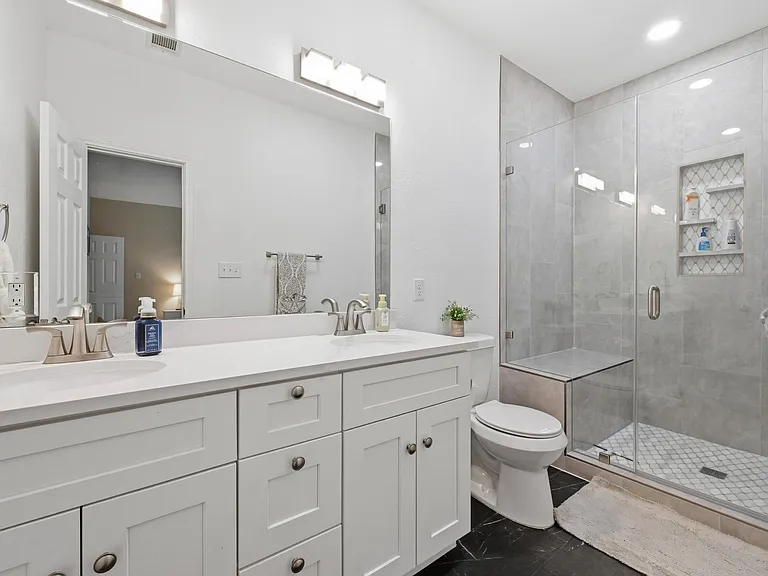 11222 Tracton Ln — Photo 23